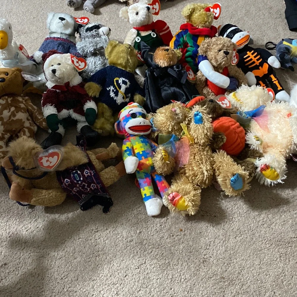 More of my collection some of the rarer beanie babies attic treasures - Picture 1 of 7